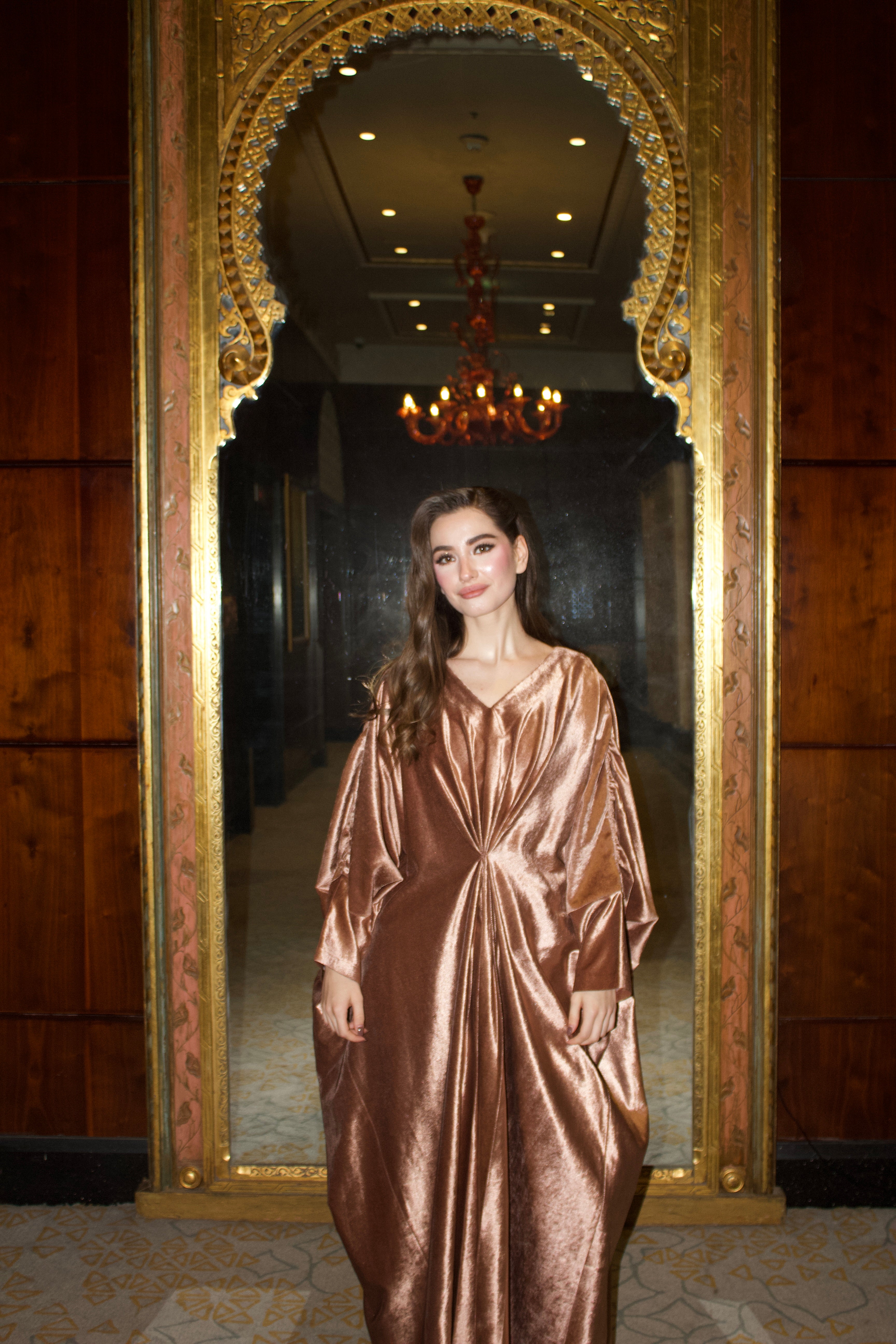 Flowing dress with front twist