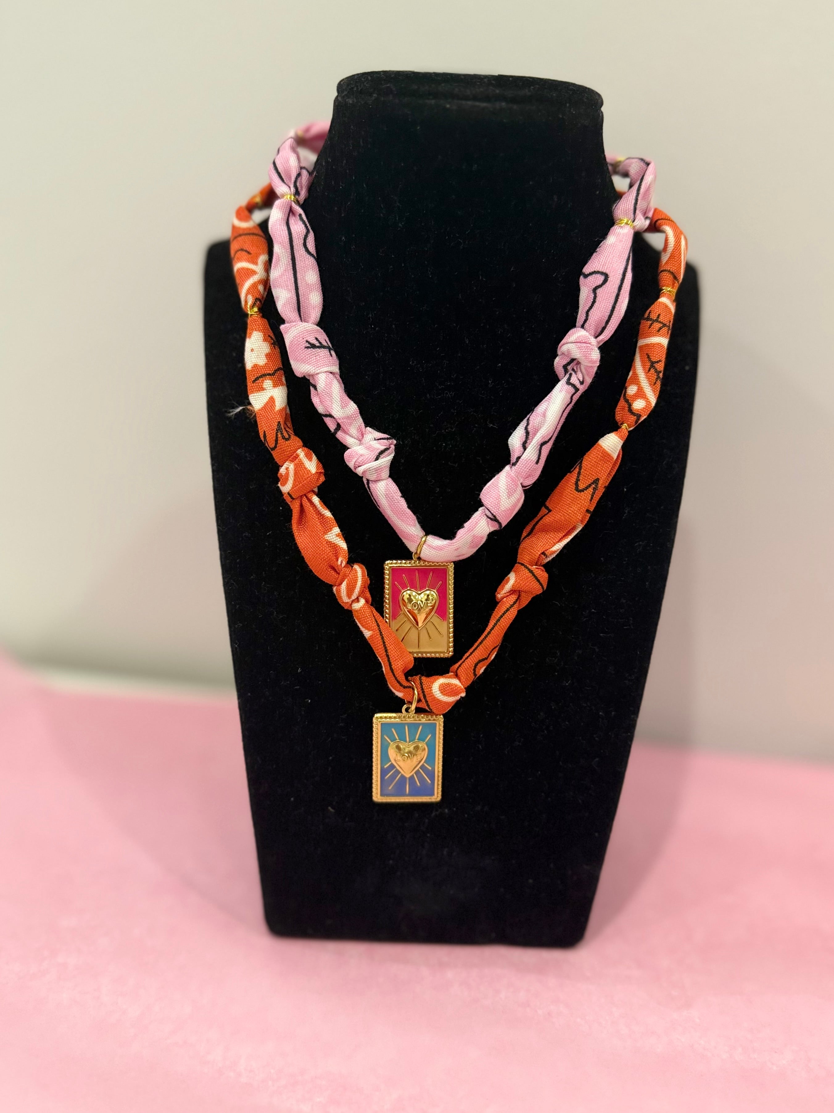 Bandana necklace with charm✨